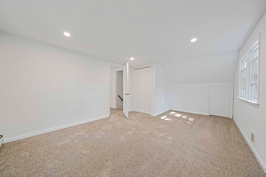452 Forest St