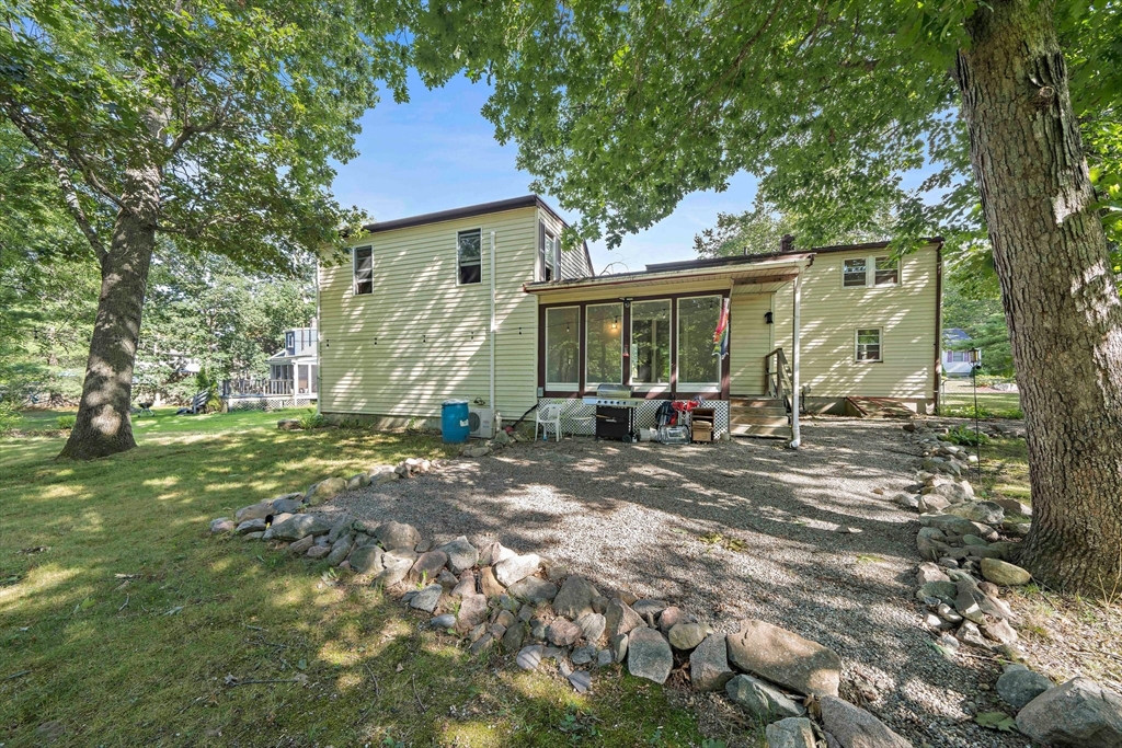 452 Forest St