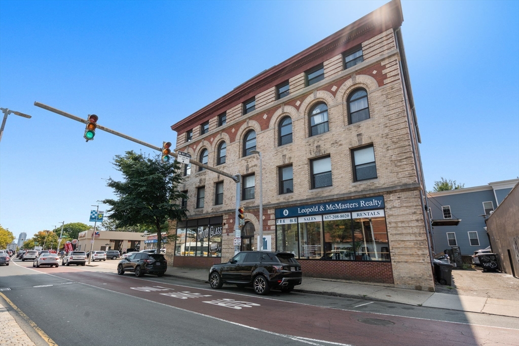 244 Brighton Ave # 204