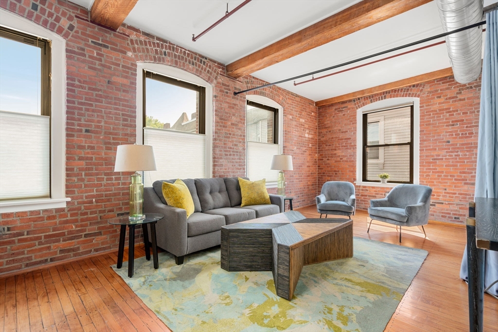 244 Brighton Ave # 204
