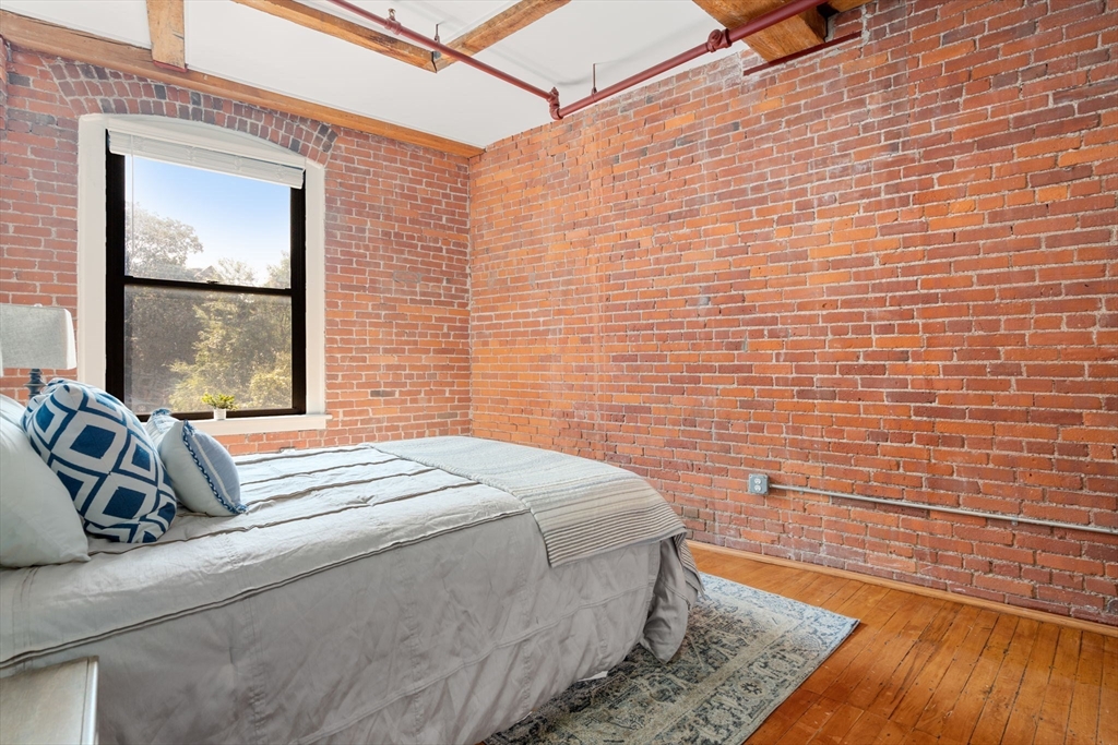 244 Brighton Ave # 204
