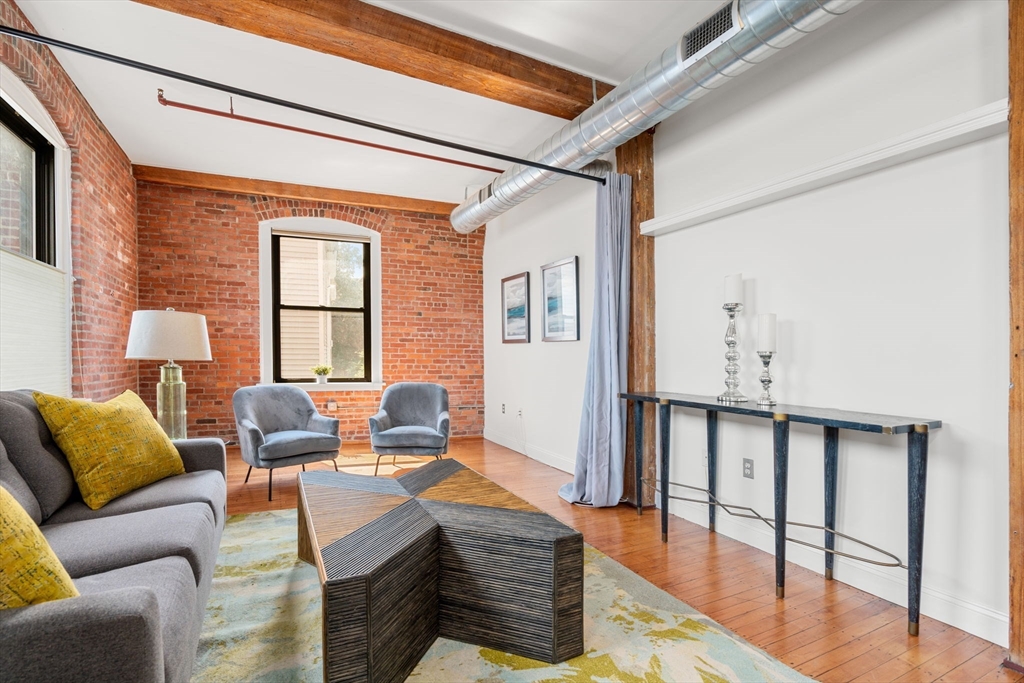 244 Brighton Ave # 204