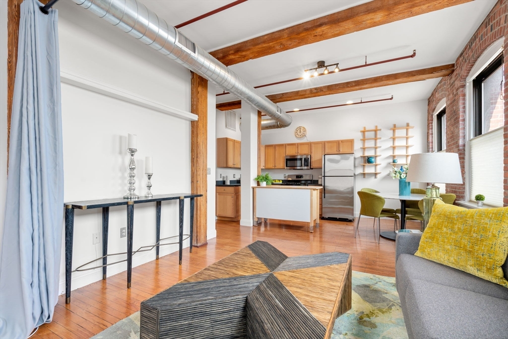 244 Brighton Ave # 204