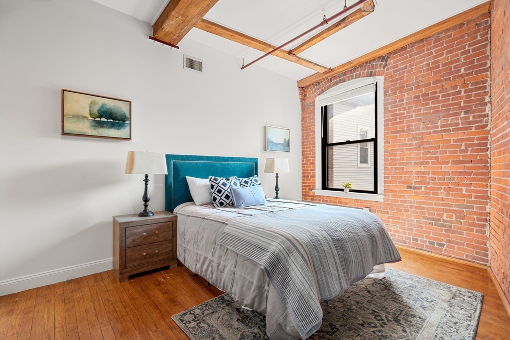 244 Brighton Ave # 204