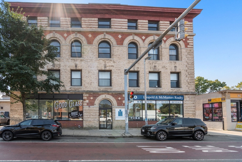 244 Brighton Ave # 204