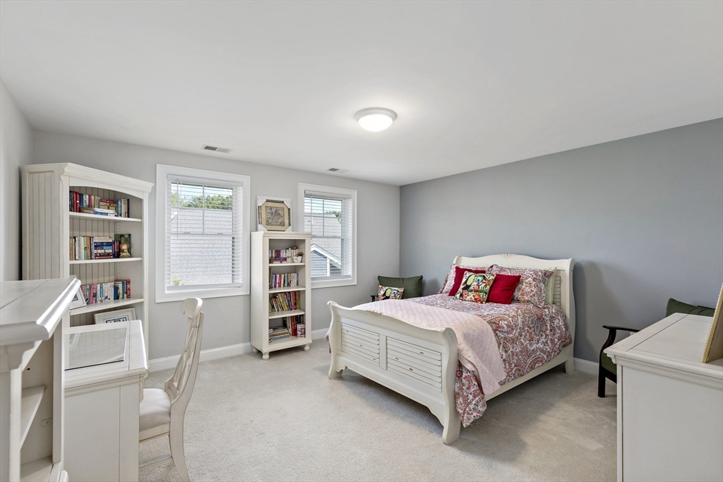 13 Longwood Ln # 13