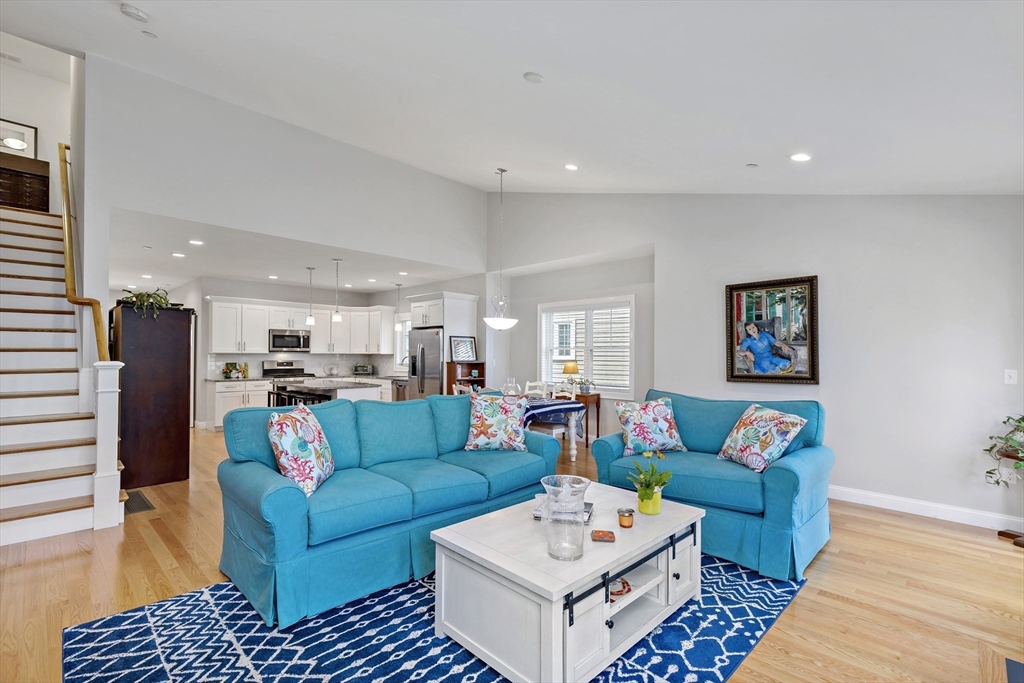 13 Longwood Ln # 13