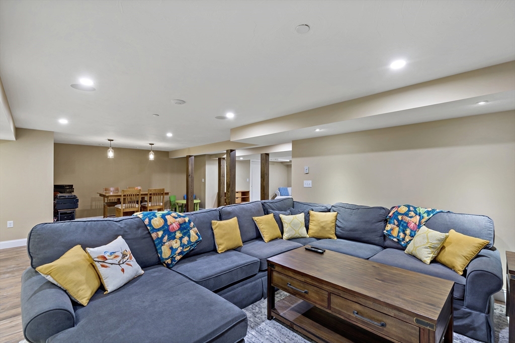 13 Longwood Ln # 13