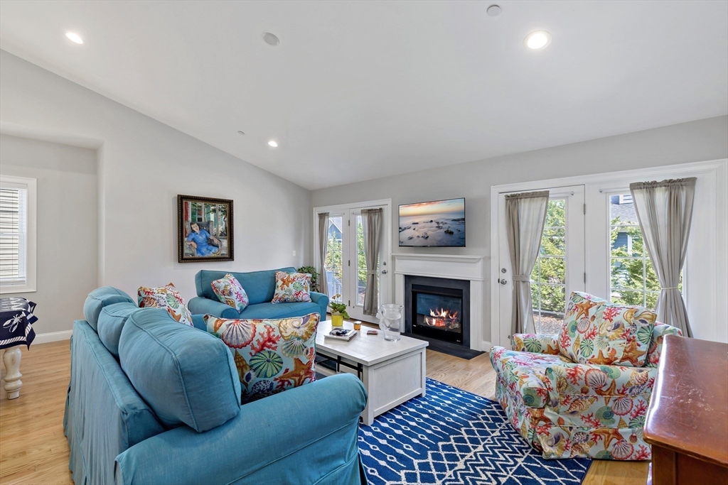 13 Longwood Ln # 13