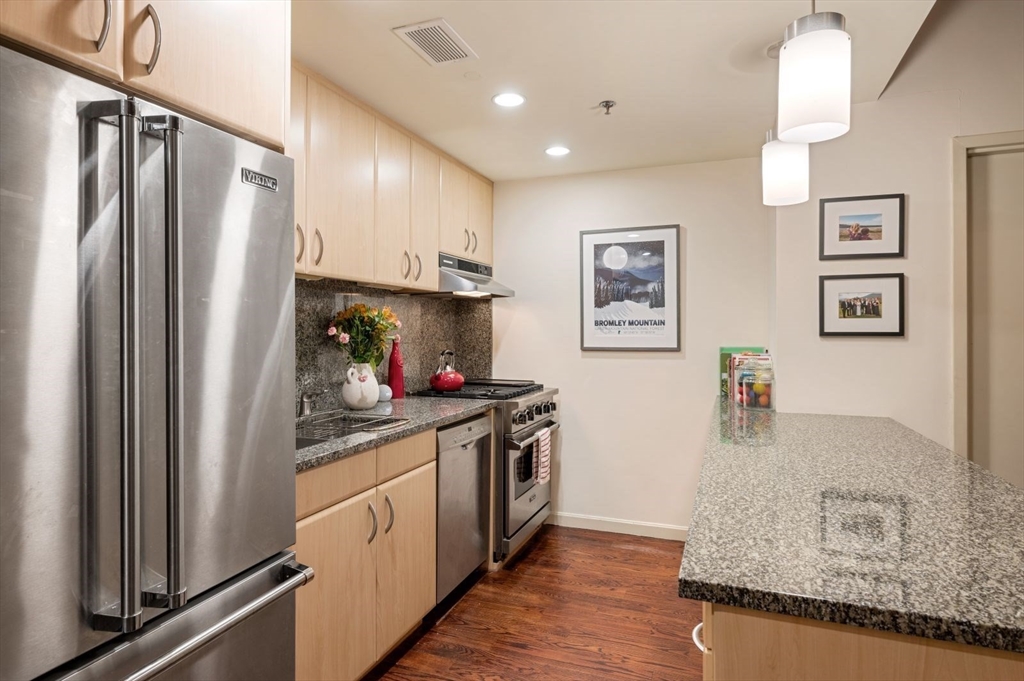 9 W Broadway # 104