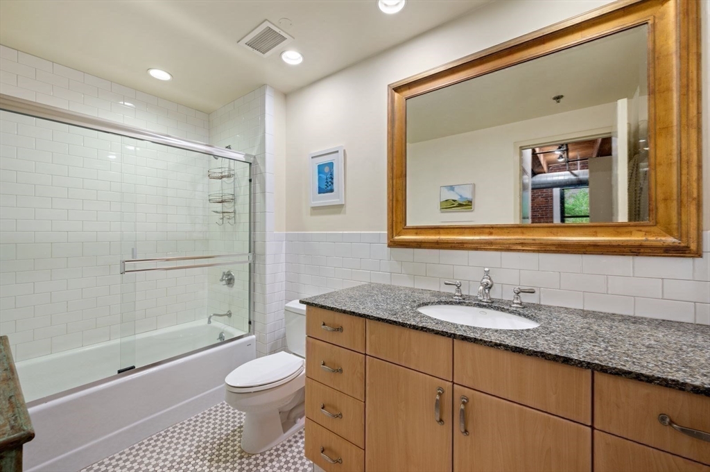 9 W Broadway # 104