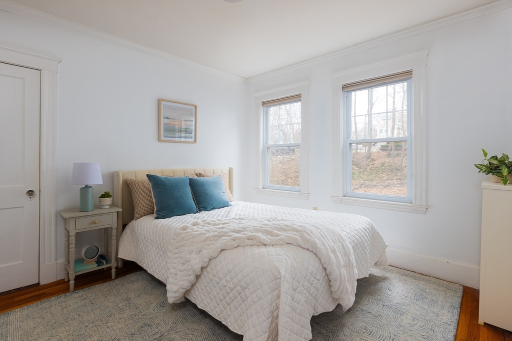 18 Pine St # 18