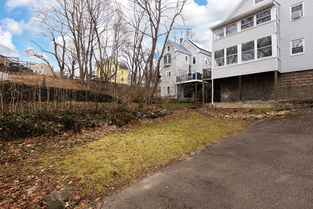 18 Pine St # 18