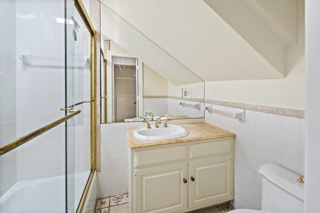 73 Marlborough St # 4