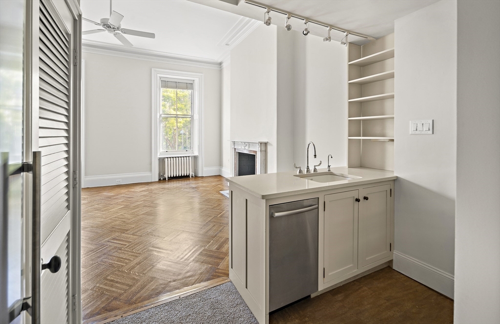73 Marlborough St # 4