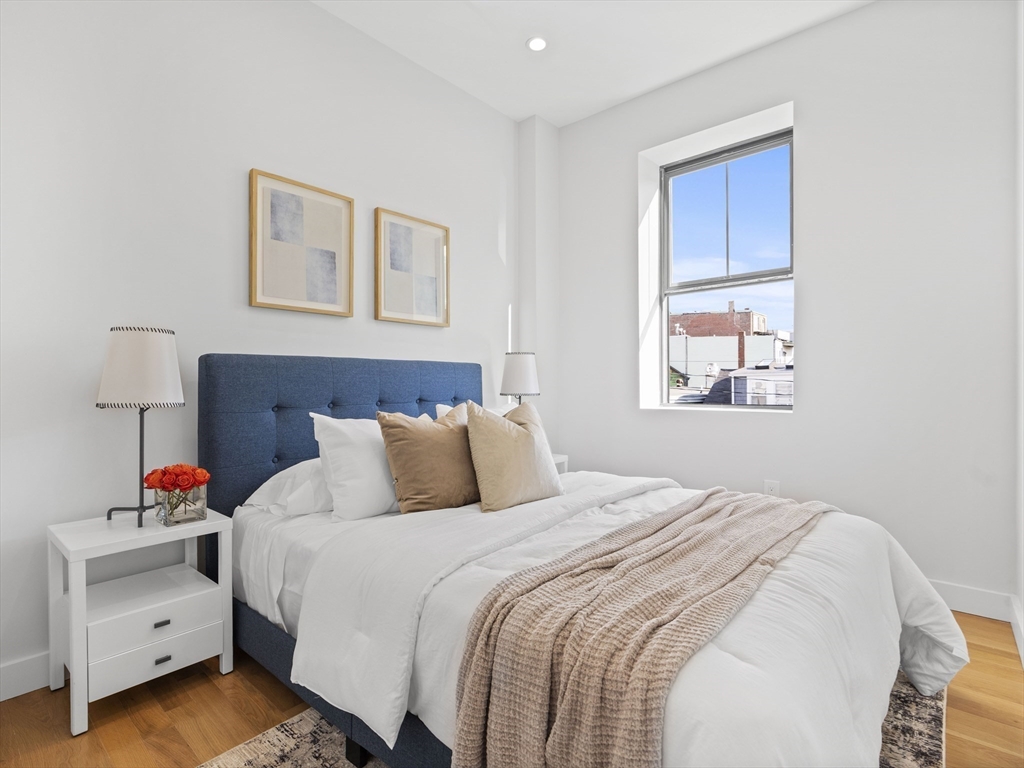 324 Sumner St # 3