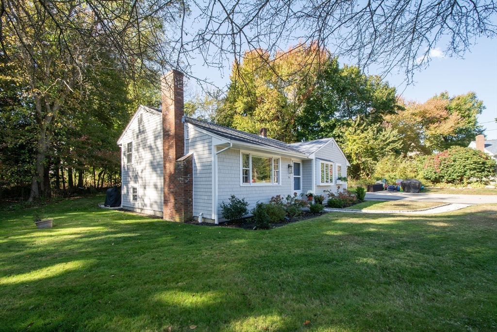 16 Locust Rd