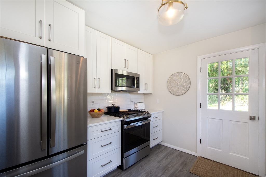16 Locust Rd
