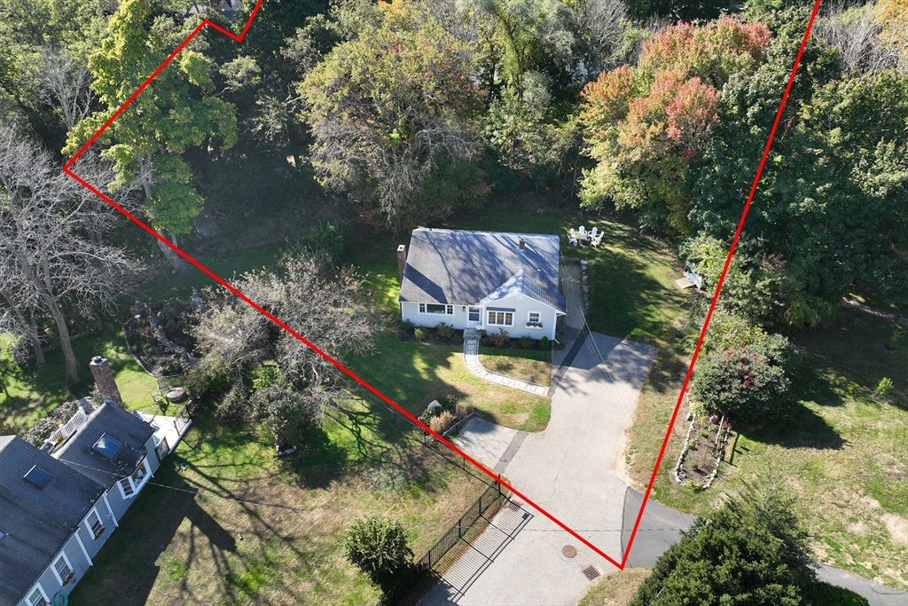 16 Locust Rd