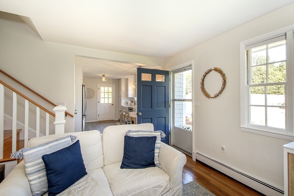 16 Locust Rd