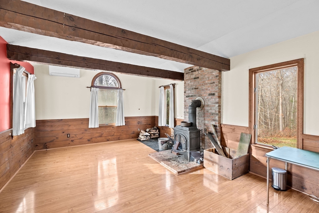 22 Eisenhower Ln