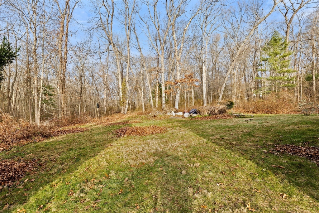 22 Eisenhower Ln