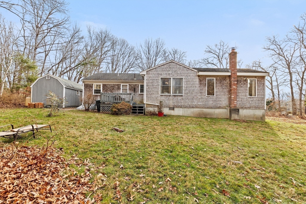 22 Eisenhower Ln