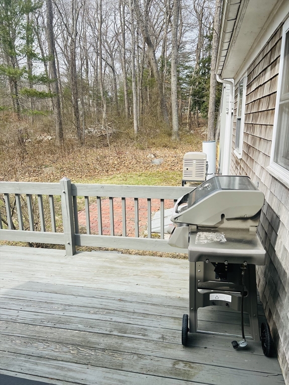 22 Eisenhower Ln
