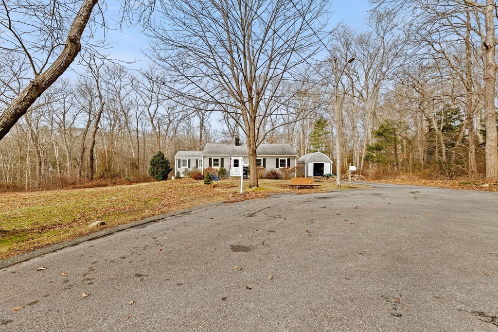 22 Eisenhower Ln