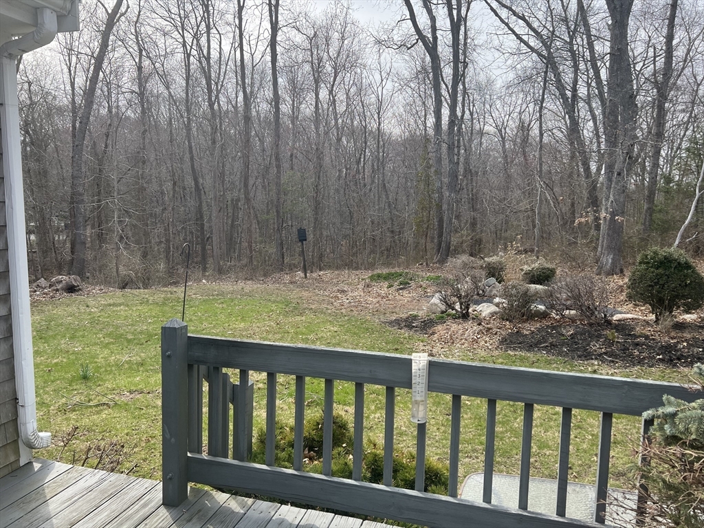 22 Eisenhower Ln