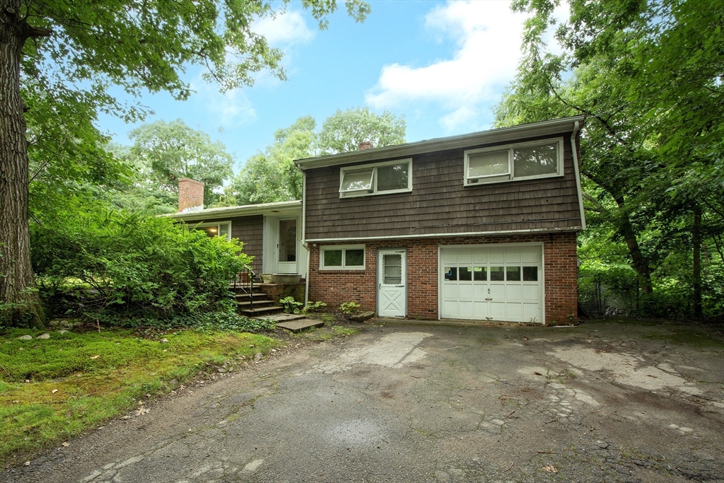 20 Old Colony Rd