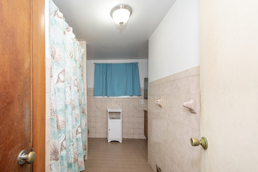 20 Old Colony Rd