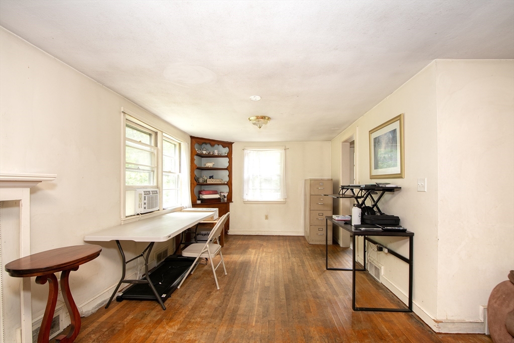20 Old Colony Rd