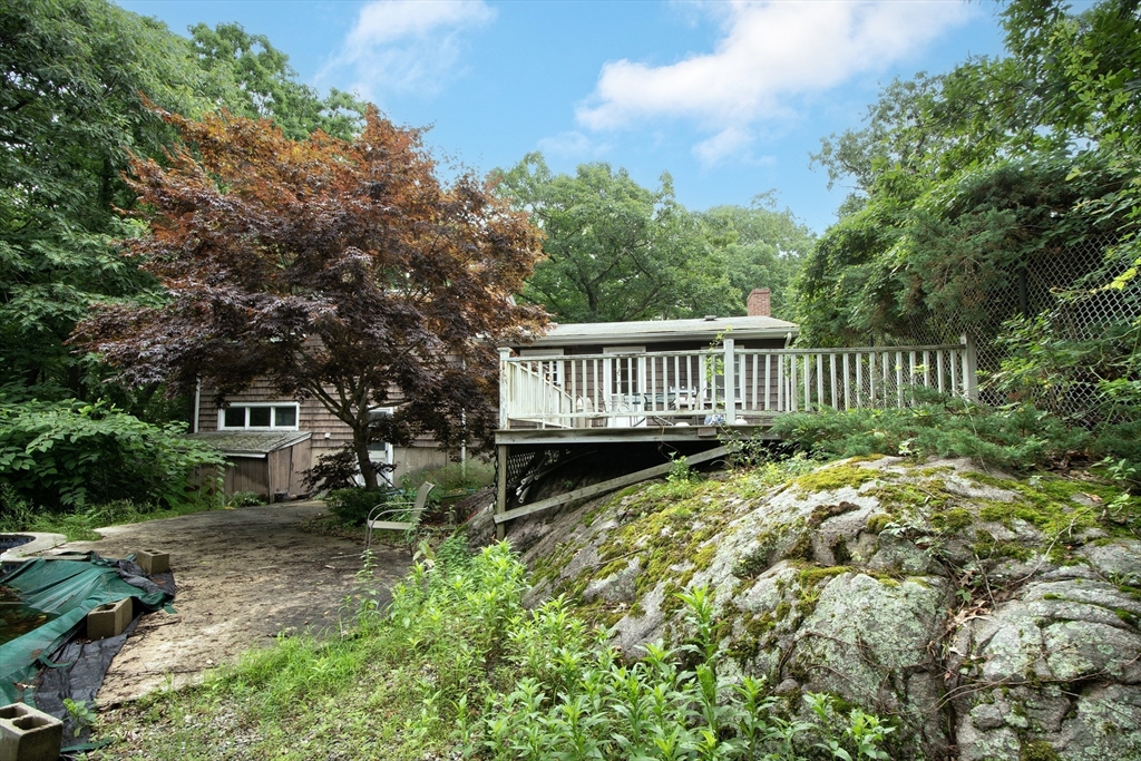 20 Old Colony Rd