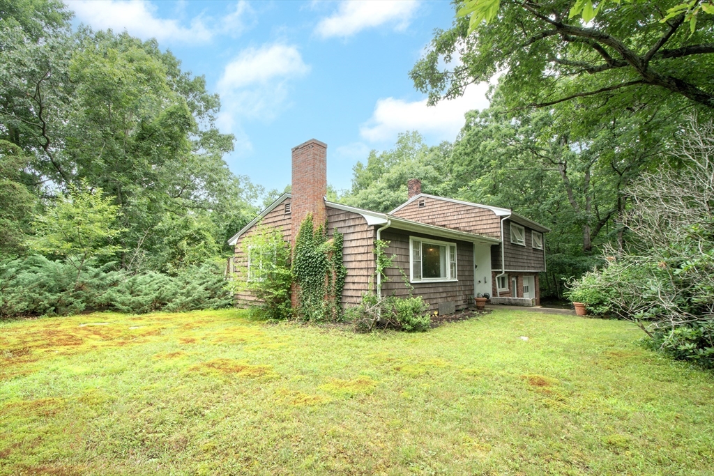 20 Old Colony Rd