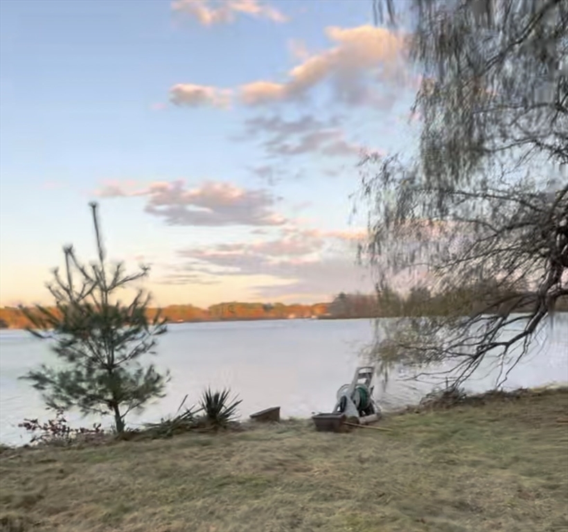 269 Lakeside Rd