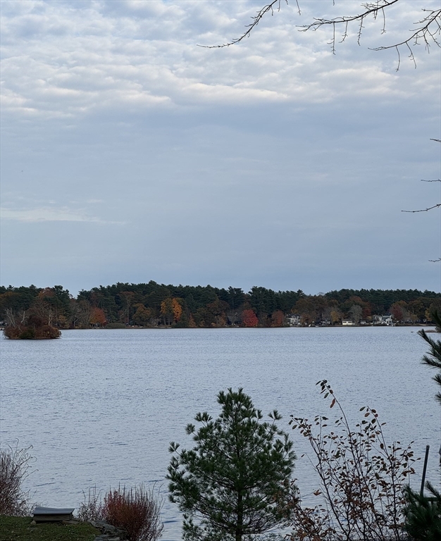 269 Lakeside Rd