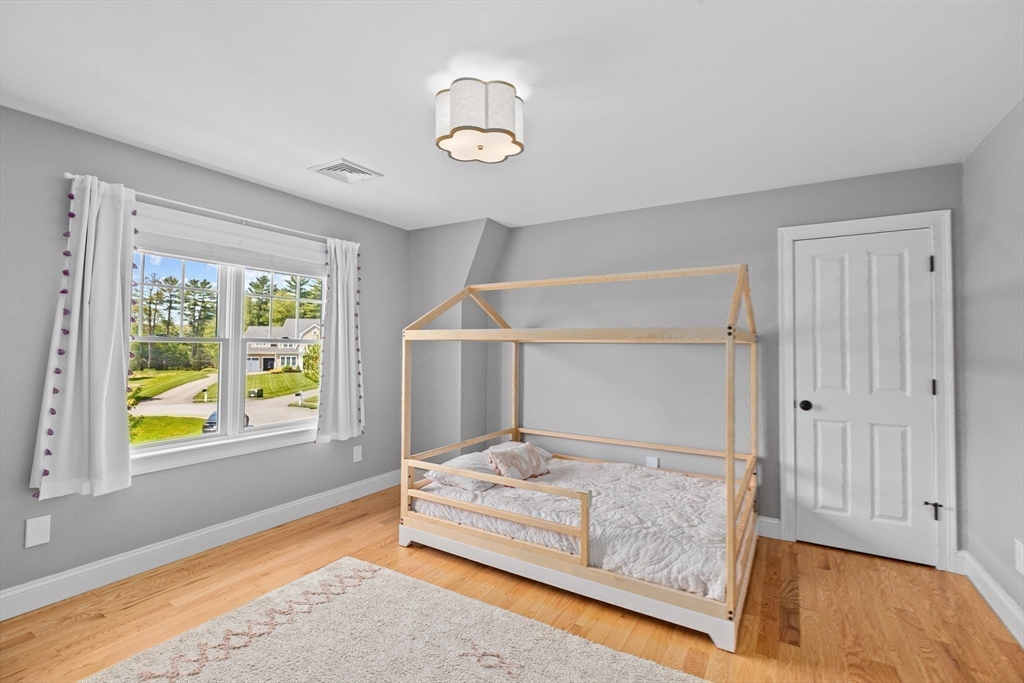 4 Studley Farm Rd