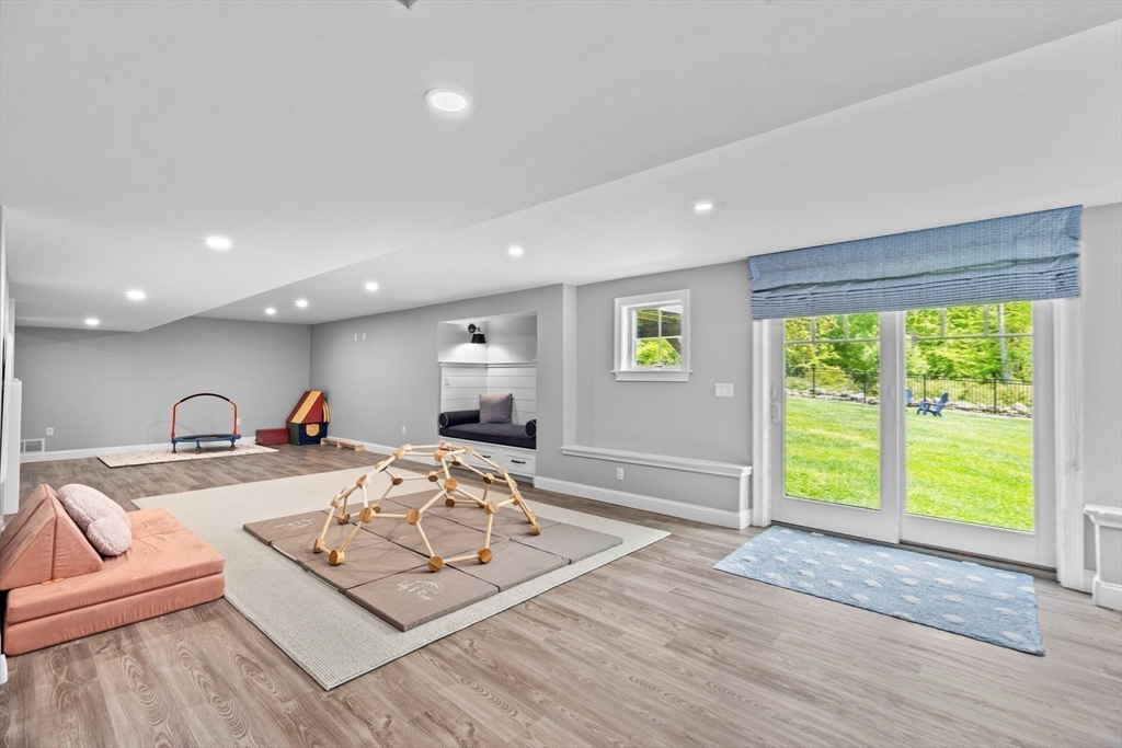 4 Studley Farm Rd