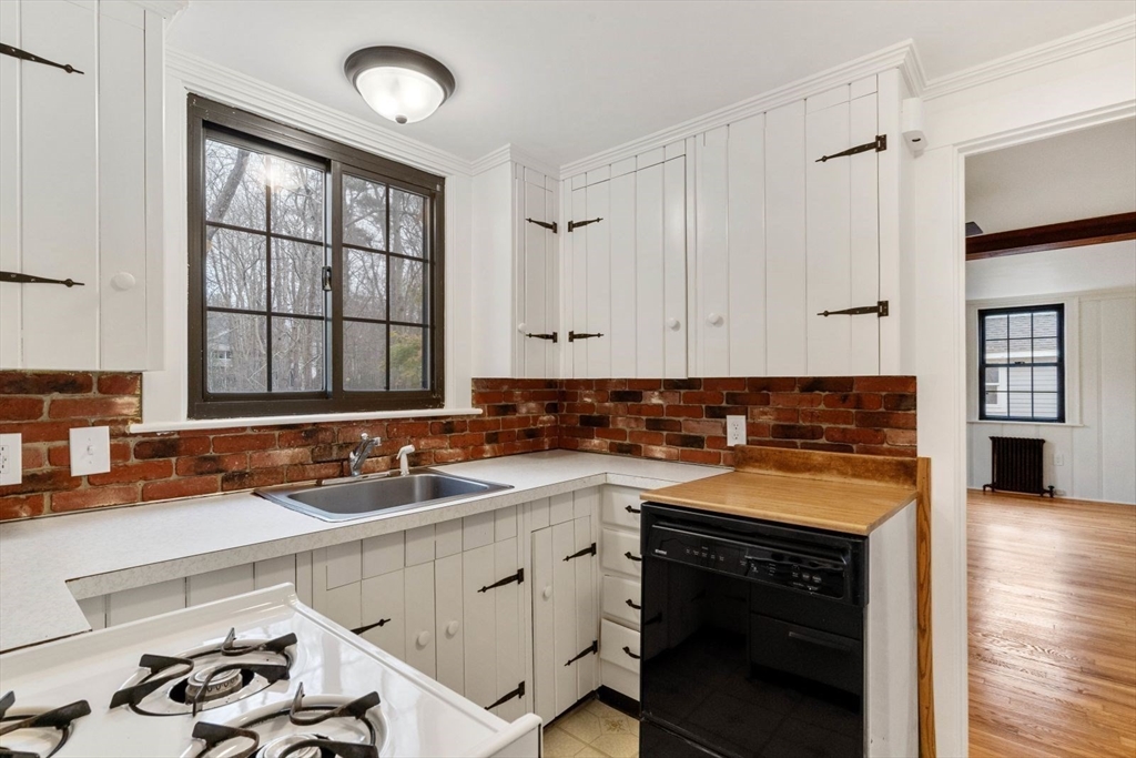 97 Booth Hill Rd