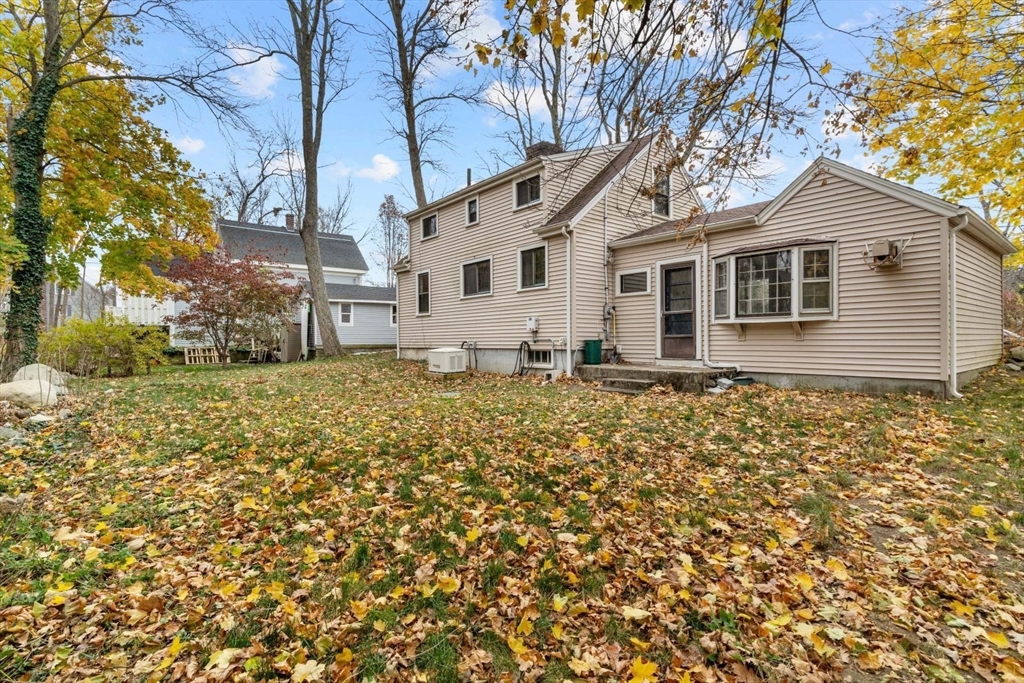 97 Booth Hill Rd