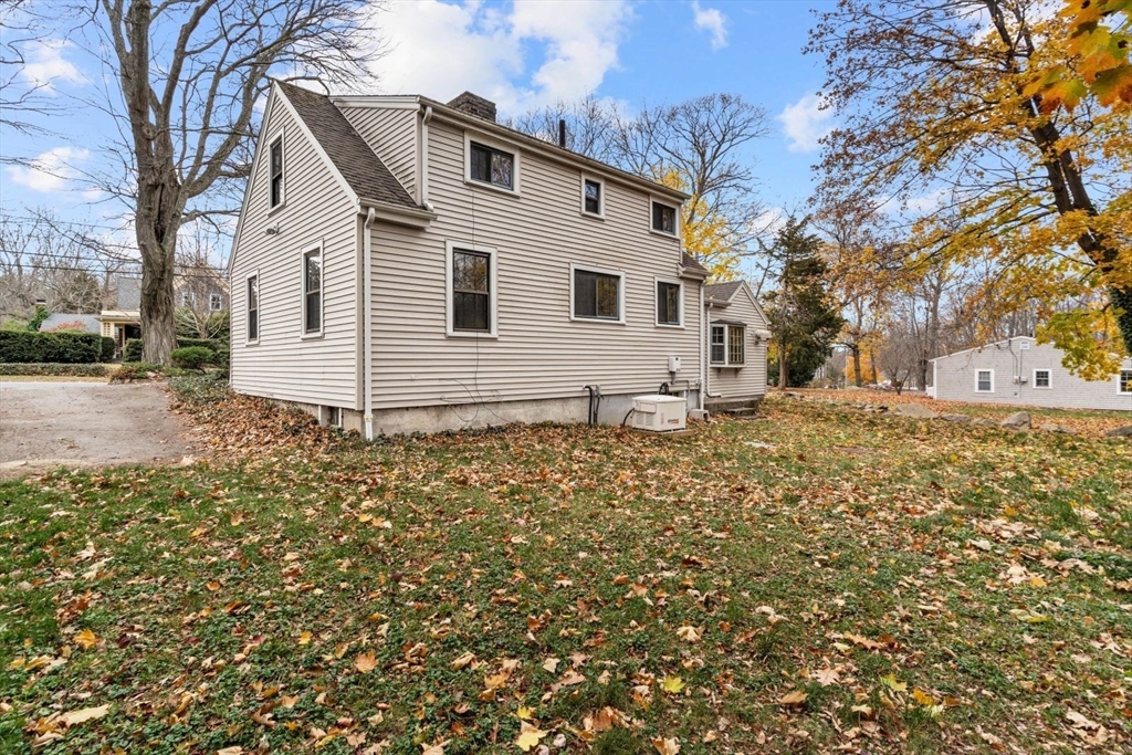 97 Booth Hill Rd