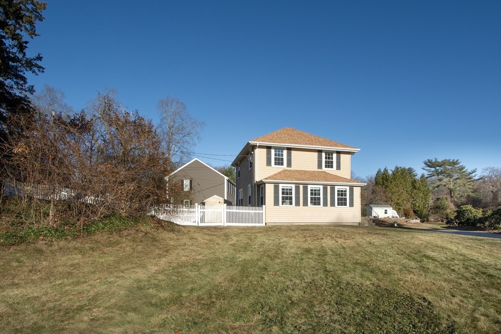 348 N Main St