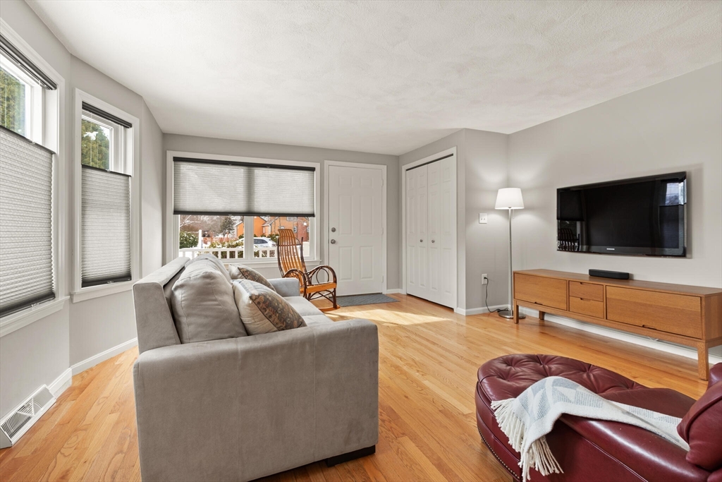 4 Evergreen Cir # 4