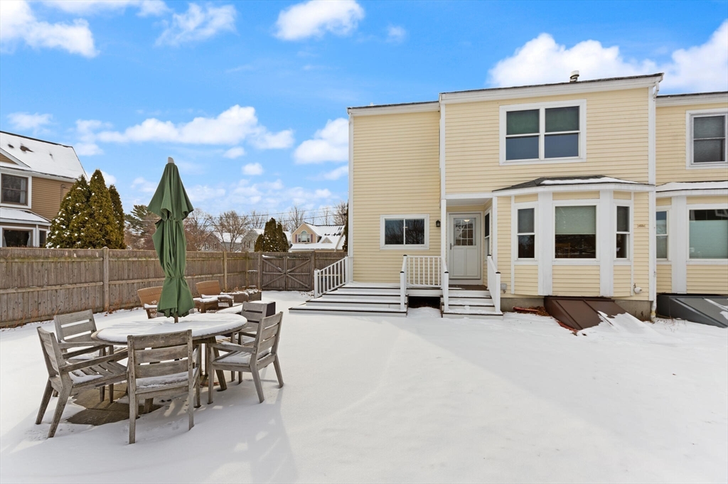 4 Evergreen Cir # 4