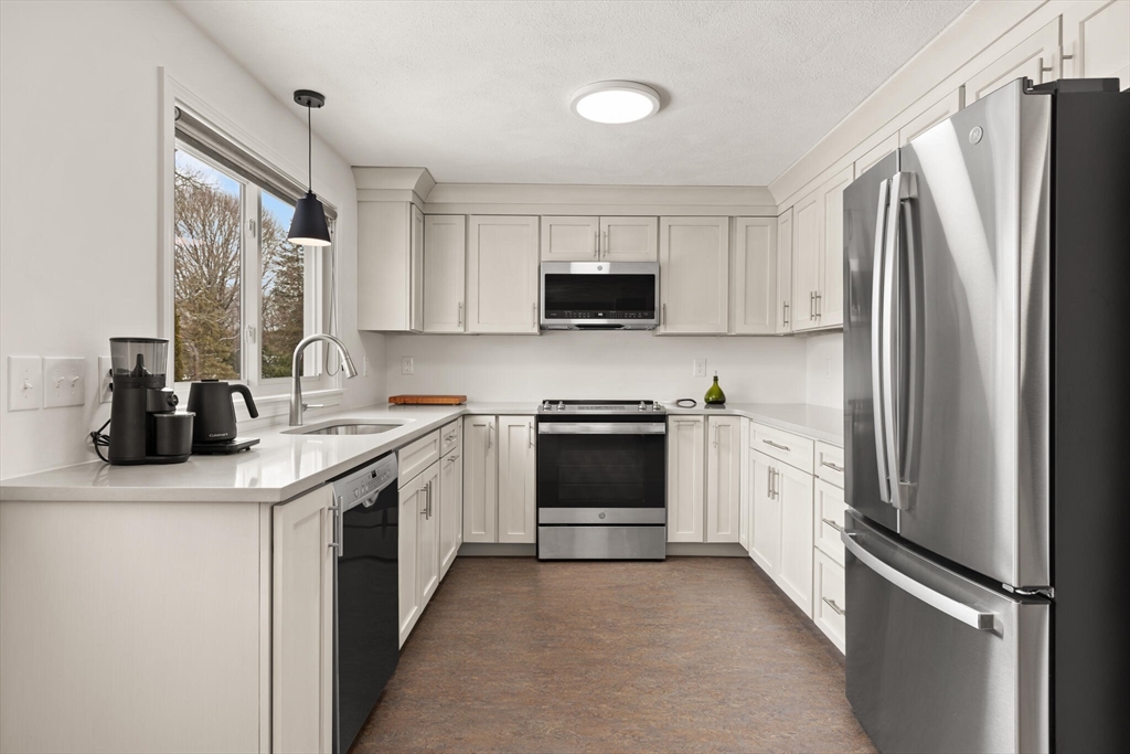 4 Evergreen Cir # 4