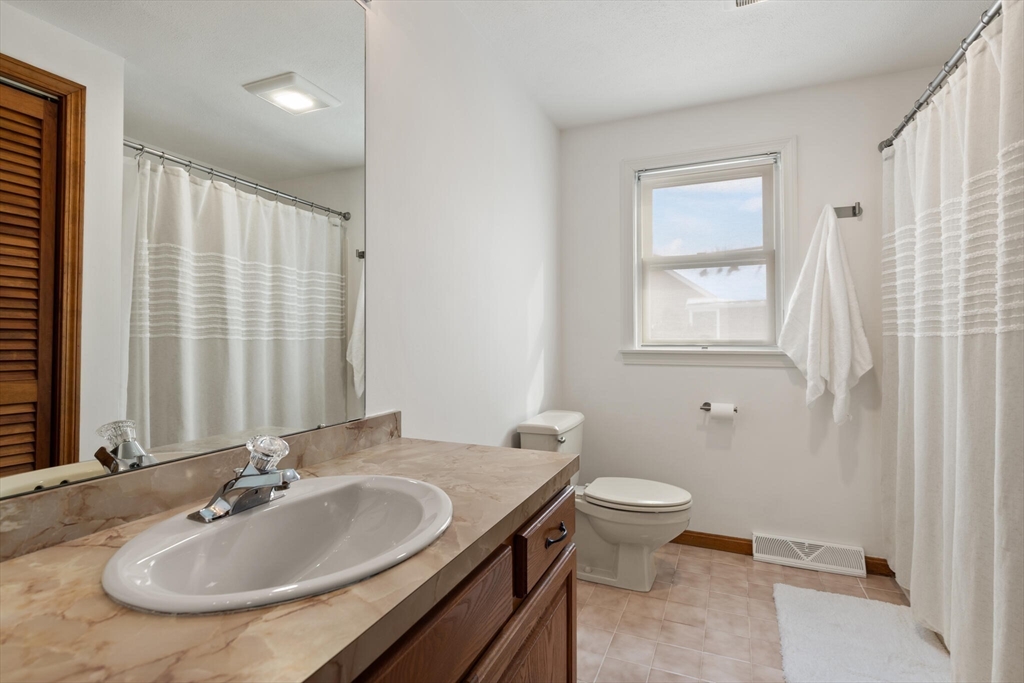 4 Evergreen Cir # 4