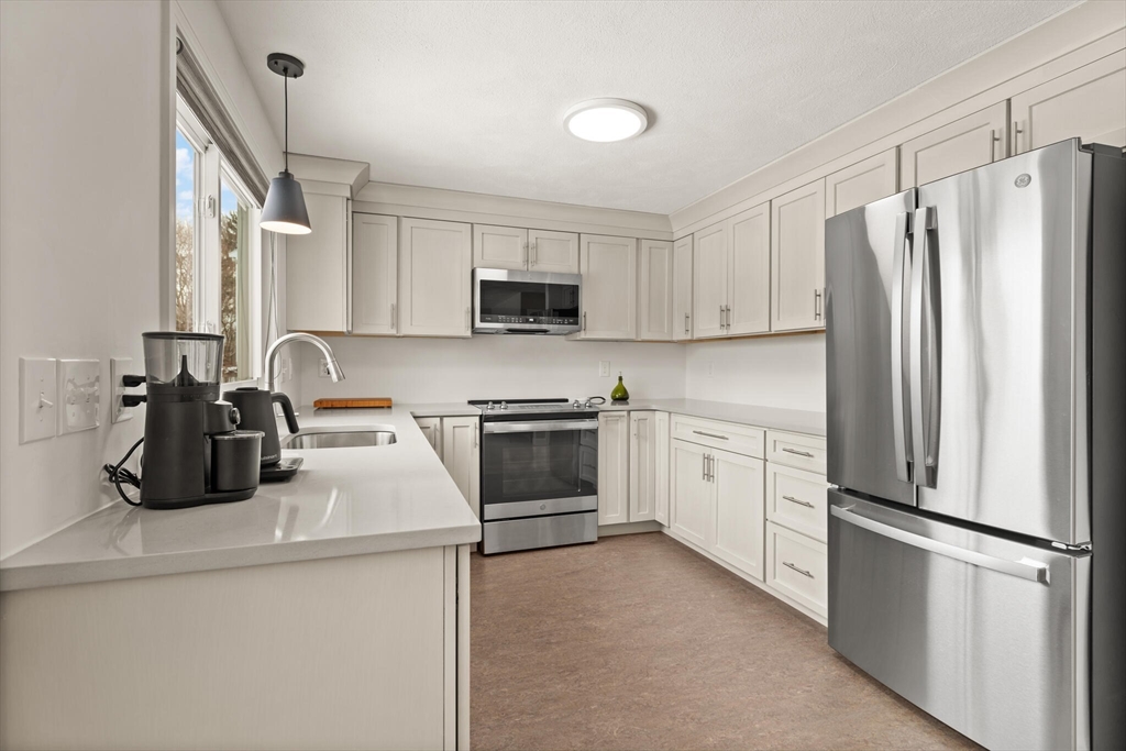 4 Evergreen Cir # 4