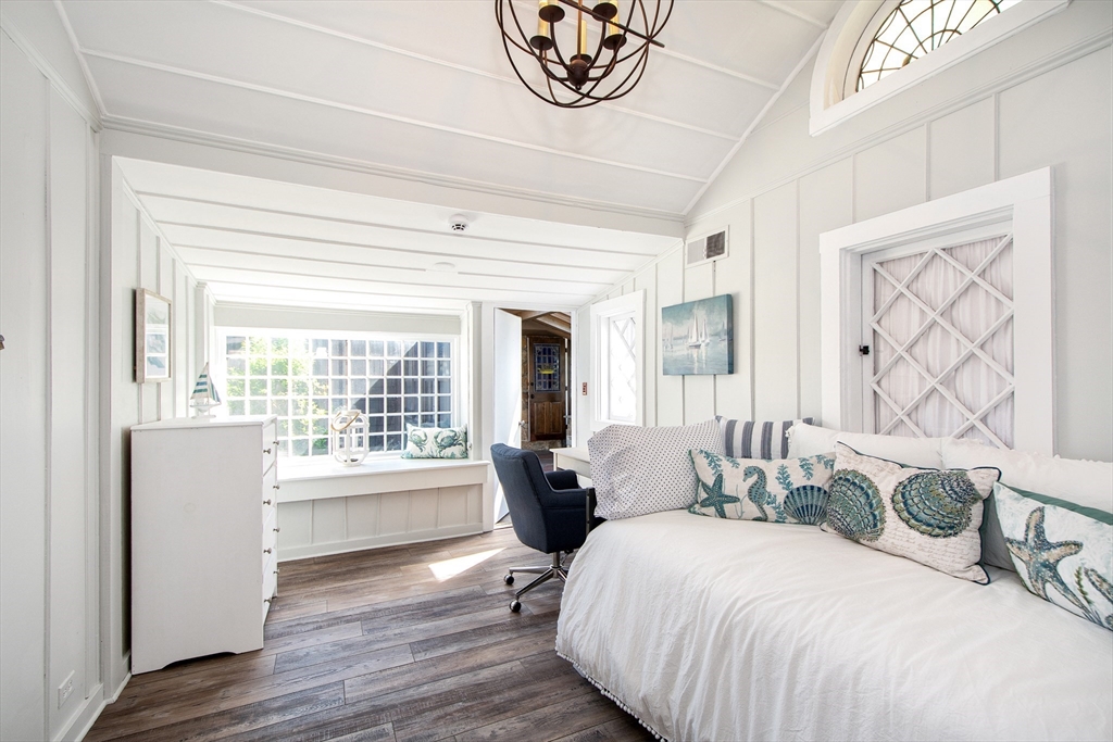 19 Hobart Lane Unit: JULY/AUG