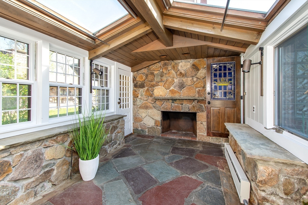 19 Hobart Lane Unit: JULY/AUG